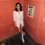 Mandana Karimi Instagram - 🌸 #takemeback #happydays मुंबई Mumbai