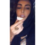 Mandana Karimi Instagram - وای مهمونی دلم می‌خواد با نون خامه ای 🥺. یادش بخیر @b.s.k.i ☹️ #gocoronago