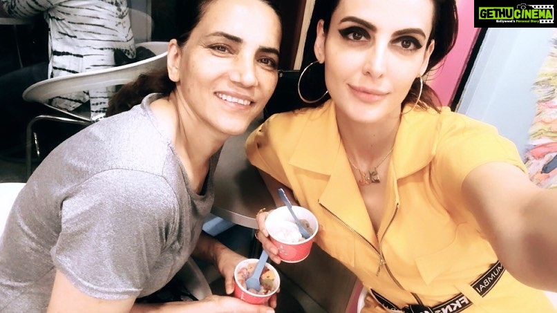 Mandana Karimi Instagram - روز مادر مبارک 💕