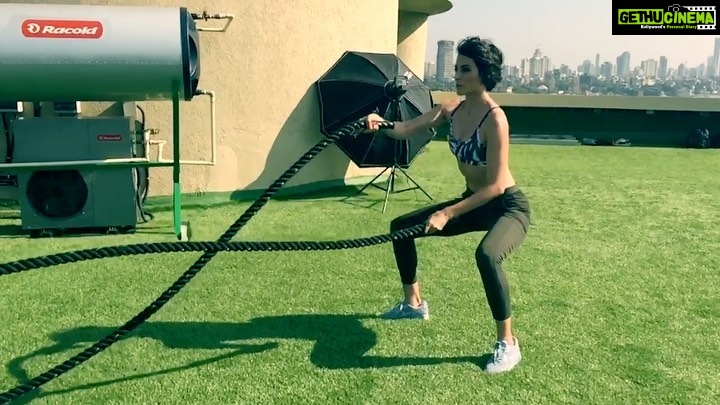 Mandana Karimi Instagram - “A person starts dying when they stop dreaming “ Brian Williams ❤️ Woke up dreaming of this day ☀️ 🏋️♀️ #hanginthere #stayhome #quarantine #betterdaysarecoming RESET