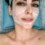 Mandana Karimi Instagram - After Diwali skin care 🌸🤍 Thank you @cutis.in and @drapratimgoel 💕 #skincareroutine #diwali #selfcare