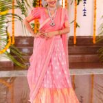 Mangli Instagram - BE STRONG BE BEAUTIFUL BE YOU 💃🏻💃🏻 Coustom @swathiveldandi_official Jewellery @emmadi_silver_jewellery #Mangli #Telangana #AndhraPradesh #FolkQueen #TelanganaSongs #janapadam #India #queen #Hyderabad #Banjara #MangliSinger #MangliSongs #Folk #insta #InstaReels #Traditional #SarangaDariya #Tollywood