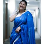 Mangli Instagram - Nothing attracts attention like a Blue Saree 💙💙 Outfit @samathachowdari Jewellery @yuvi_collections #Mangli #Telangana #AndhraPradesh #FolkQueen #TelanganaSongs #janapadam #India #queen #Hyderabad #Banjara #MangliSinger #MangliSongs #Folk #insta #InstaReels #Traditional #SarangaDariya #Tollywood
