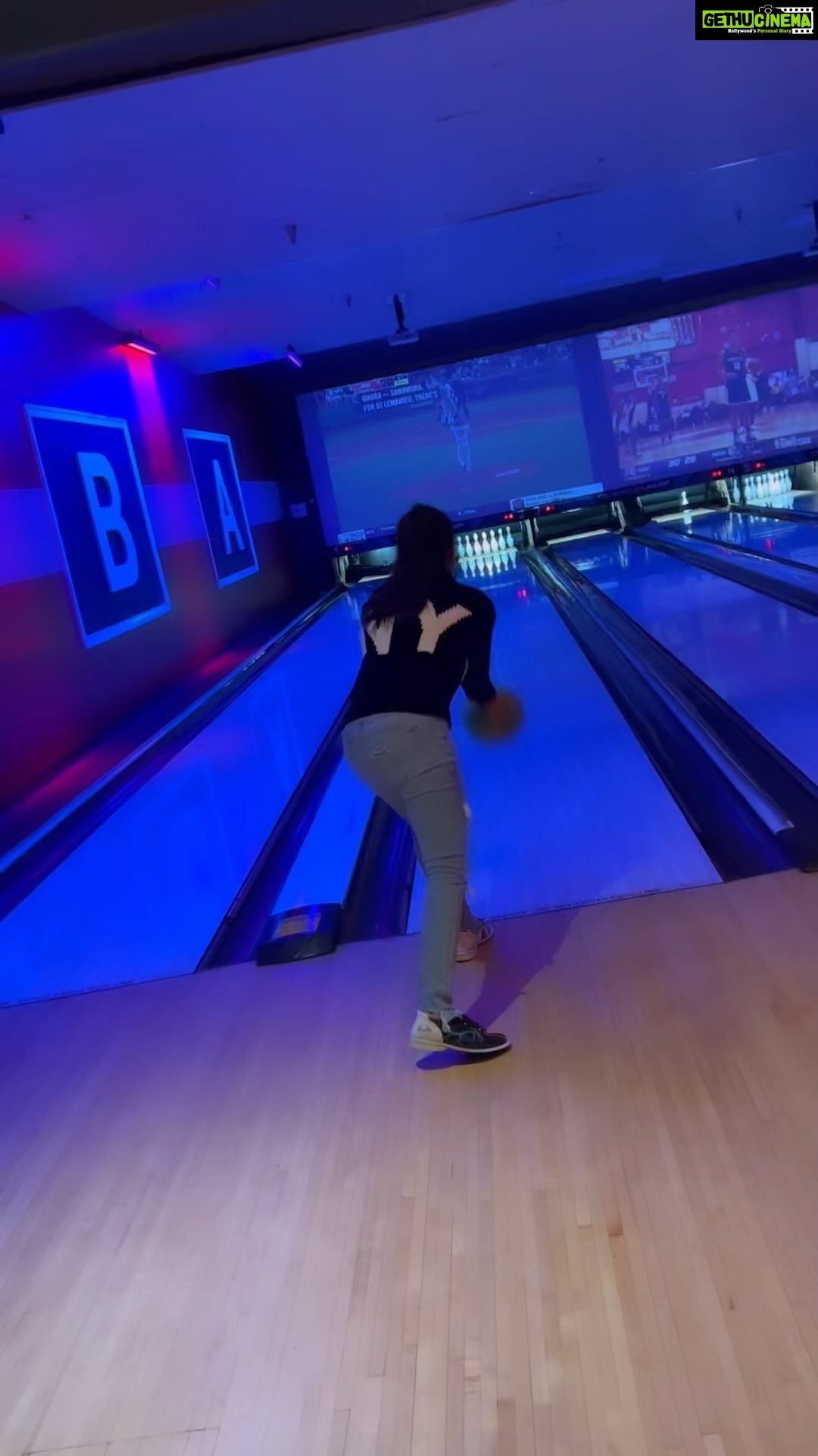 Mangli Instagram - First Ever Best Experience #bowling #strike #virginia 🤘🏻😍 Bowlero