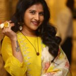 Mangli Instagram - Being happy never goes out of style. Outfit @tritiyadesigns Jewellery @houseofqc Stylist : @rishi_chowdary #Mangli #Telangana #AndhraPradesh #FolkQueen #TelanganaSongs #Hyderabad #Banjara #MangliSinger #MangliSongs #InstaReels #Traditional #sarangadariya