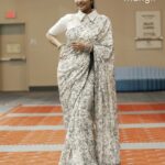 Mangli Instagram - Happy Womens are pretty 💖 . . Saree @samathachowdari Jewellery @yuvi_collections . . . #Mangli #Telangana #AndhraPradesh #FolkQueen #TelanganaSongs #janapadam #India #queen #Hyderabad #Banjara #MangliSinger #MangliSongs #Folk #insta #InstaReels #Traditional #SarangaDariya #Tollywood