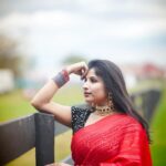 Mangli Instagram - If beauty was a garment, it would be a red saree ♥️♥️ . . . . Costume @sarz._.13 Jewellery @jewelleryatwholesale . . . . #Mangli #Telangana #FolkQueen #TelanganaSongs #janapadam #India #queen #Hyderabad #Banjara #MangliSinger #MangliSongs #Folk #insta #InstaReels #Traditional #SarangaDariya #Tollywood