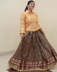 Mangli Instagram - Natural Harmony - Tone of the life iam in
Outfit - @samathachowdari
#EarthyBrowns #mangli #manglisinger #indianfashion