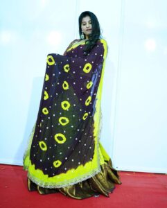 Mangli Instagram - No matter how you feel, get up, dress up and show up. 🌼

Styled by @rishi_chowdary
Outfit @kowshiki_couture
Jewellery @neelias_official 

#manglisinger #mangli #fashion #indianfashion #halfsaree
