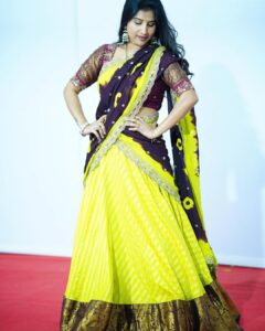 Mangli Instagram - No matter how you feel, get up, dress up and show up. 🌼

Styled by @rishi_chowdary
Outfit @kowshiki_couture
Jewellery @neelias_official 

#manglisinger #mangli #fashion #indianfashion #halfsaree
