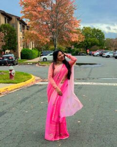 Mangli Instagram - Simplicity never goes out of style. Lets flip to Traditional 🌸 Outfit : @swathiveldandi_official  jewellery by : @jewelleryatwholesale Pc: @meghu_sanju #washingtondc #mangli #singer #style