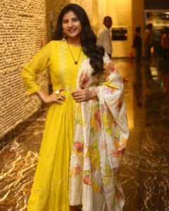Mangli Instagram - Being happy never goes out of style.
Outfit @tritiyadesigns
Jewellery @houseofqc
Stylist : @rishi_chowdary
#Mangli  #Telangana  #AndhraPradesh  #FolkQueen #TelanganaSongs #Hyderabad #Banjara #MangliSinger  #MangliSongs  #InstaReels #Traditional #sarangadariya