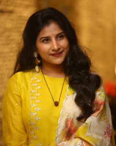 Mangli Instagram - Being happy never goes out of style.
Outfit @tritiyadesigns
Jewellery @houseofqc
Stylist : @rishi_chowdary
#Mangli  #Telangana  #AndhraPradesh  #FolkQueen #TelanganaSongs #Hyderabad #Banjara #MangliSinger  #MangliSongs  #InstaReels #Traditional #sarangadariya