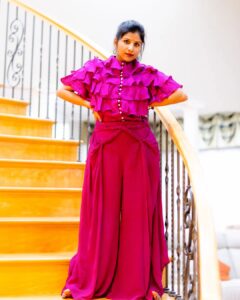Mangli Instagram - Everything is better in pink 💖💖

Outfit : @dahlia_label
Jewellery : @jewelleryatwholesale

#Mangli  #Telangana  #AndhraPradesh  #FolkQueen #TelanganaSongs  #janapadam #India  #Fashion #Beauty #queen #Hyderabad #Banjara #MangliSinger  #MangliSongs #Folk #insta #InstaReels #Traditional #DBoss #SarangaDariya