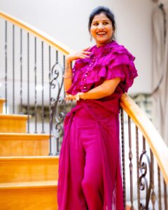 Mangli Instagram - Everything is better in pink 💖💖

Outfit : @dahlia_label
Jewellery : @jewelleryatwholesale

#Mangli  #Telangana  #AndhraPradesh  #FolkQueen #TelanganaSongs  #janapadam #India  #Fashion #Beauty #queen #Hyderabad #Banjara #MangliSinger  #MangliSongs #Folk #insta #InstaReels #Traditional #DBoss #SarangaDariya