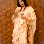 Mangli Instagram - You have a more interesting life if you wear impressive clothes. Outfit : @dahlia_label Jewellery : @jewelleryatwholesale #Mangli #Telangana #AndhraPradesh #FolkQueen #TelanganaSongs #janapadam #India #Fashion #Beauty #queen #Hyderabad #Banjara #MangliSinger #MangliSongs #Folk #insta #InstaReels #Traditional #DBoss #SarangaDariya