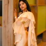 Mangli Instagram - You have a more interesting life if you wear impressive clothes. Outfit : @dahlia_label Jewellery : @jewelleryatwholesale #Mangli #Telangana #AndhraPradesh #FolkQueen #TelanganaSongs #janapadam #India #Fashion #Beauty #queen #Hyderabad #Banjara #MangliSinger #MangliSongs #Folk #insta #InstaReels #Traditional #DBoss #SarangaDariya