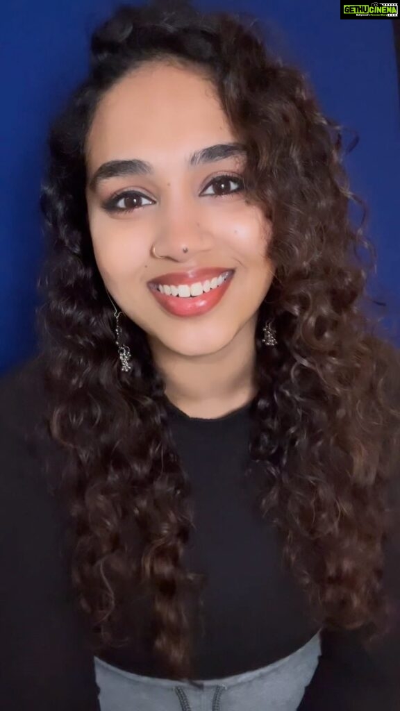 Manisha Eerabathini Instagram - If you’re wondering what to gift your loved ones on this Valentine’s Day, check out my coind.club profile (link in my insta bio) to send a song request! It’s a great last minute idea ❤️ and my Coin’d profile just launched so stay tuned for more updates! 🎶 #ValentinesDay #SongRequests #Coind #ValentinesDayGift Valentine's Day