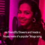 Manisha Eerabathini Instagram – @5lowers and I made a house remix of a popular Telugu song – what do you think it is based on the audio? Comment below ❤️🎤👀 Los Angeles, California