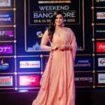 Mannara Instagram - Elegance is the only beauty that never fades #siima2022 💕 #bangalore Outfit customised by @mitalihandaofficial Styled by @style_by_sujatarajain Real antique jewellery @bmbjewelsofficial Photographer @shivs_snap Hair n makeup @smithahairandmakeup @nancy_hairandmakeup Team management @adi_sharma_events