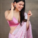 Mannara Instagram - Thankyou for ‘Rising Bollywood and Tollywood sensation ‘ award and for having me as the Show stopper for ‘united india walk ‘ @middayindia @iiiaward at #mumbai . Such an amazing time I had with you #gratitude Leased : @kd.photogaraphy Outfit n styling : @mitalihandaofficial Real💎diamonds by @bmbjewelsofficial Footwear @guess Mid-day
