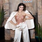 Mannara Instagram - Scary nights ,with all things nice 😈 And the last picture sets the mood right 👽 #halloween 1968🪅 👽☠️ 👻💀 Nashville, Tennessee