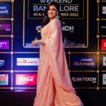 Mannara Instagram - Elegance is the only beauty that never fades #siima2022 💕 #bangalore Outfit customised by @mitalihandaofficial Styled by @style_by_sujatarajain Real antique jewellery @bmbjewelsofficial Photographer @shivs_snap Hair n makeup @smithahairandmakeup @nancy_hairandmakeup Team management @adi_sharma_events