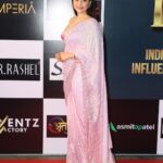 Mannara Instagram - Thankyou for ‘Rising Bollywood and Tollywood sensation ‘ award and for having me as the Show stopper for ‘united india walk ‘ @middayindia @iiiaward at #mumbai . Such an amazing time I had with you #gratitude Leased : @kd.photogaraphy Outfit n styling : @mitalihandaofficial Real💎diamonds by @bmbjewelsofficial Footwear @guess Mid-day