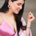 Mannara Instagram - Thankyou for ‘Rising Bollywood and Tollywood sensation ‘ award and for having me as the Show stopper for ‘united india walk ‘ @middayindia @iiiaward at #mumbai . Such an amazing time I had with you #gratitude Leased : @kd.photogaraphy Outfit n styling : @mitalihandaofficial Real💎diamonds by @bmbjewelsofficial Footwear @guess Mid-day