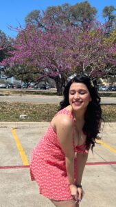 Mannara Instagram - Dance makes my heart speak 💕⭐️ #summerdance #springsummer #danceoutloud #poolparty #usdiaries🇺🇸