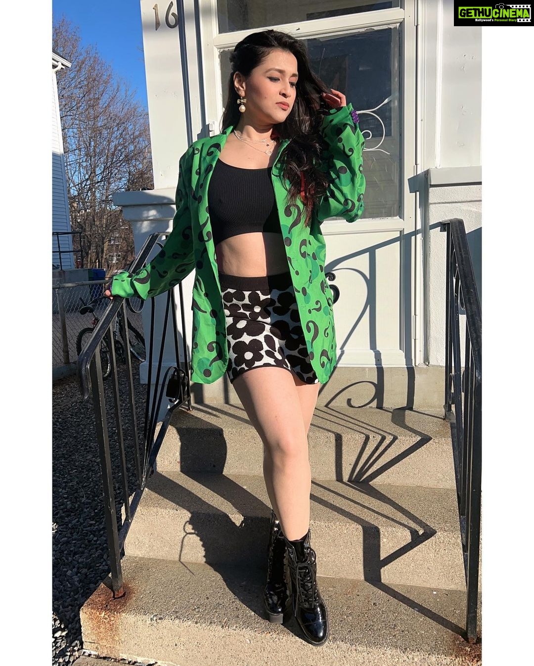 Mannara Instagram - My Birthday Day outfit #march29th #usa๐บ๐ธ #boston ๐ It was freezing cold still I managed to wear this ,as I was shooting for an ad that morning. However I loved the look as itโs so me ,sporty yet sexy yet cool ๐ Pick the photo you like and tell me why ๐ฃ