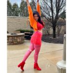 Mannara Instagram - Poora #chicago thumak da 😜💃 The World is your Ramp ..OWN iT👑🧡 Location -# USA #chicago Chicago, Illinois