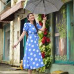 Mannara Instagram - #undermyumbrella ☔️💃🎼