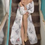 Mannara Instagram - Reeling it up in my favourite color 🌫🕊🍥🤍