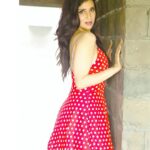 Mannara Instagram - Ishq ka mahina 💗🎵 .... Coz eyes have it's own vocabulary Tel me your favourite line from my new song #nahonatumsedoor (song link in bio 🔝)