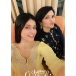Mannara Instagram - Diwali party in Delhi . Ended up lighting the lantern, winning a game of cards, being my punjabi loud n clicking pics n maddd laugher’s..Family n friends night. I‘d call that a good Diwali party ✨⚡️💛