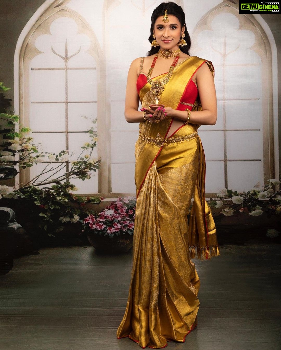 Mannara Instagram - I wish to you and your loved ones a Happy Diwali 🪔 #diwali2021