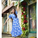 Mannara Instagram - #undermyumbrella ☔️💃🎼