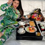 Mannara Instagram – Breakfast in bed , with an #indianocean view . Can you guess where ? Srilanka Colombo City