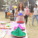 Mansi Srivastava Instagram - Holi kal hai !!! Ok !! Bas confusion cleared now 😅😂 Dont miss the interesting holi episodes of #saavikisavaari only on @colorstv 6.30pm everyyyyyydayyyyyyyyyyyyyy!!!!! Pics by @photofutonia Styled by @shitalpatelsp