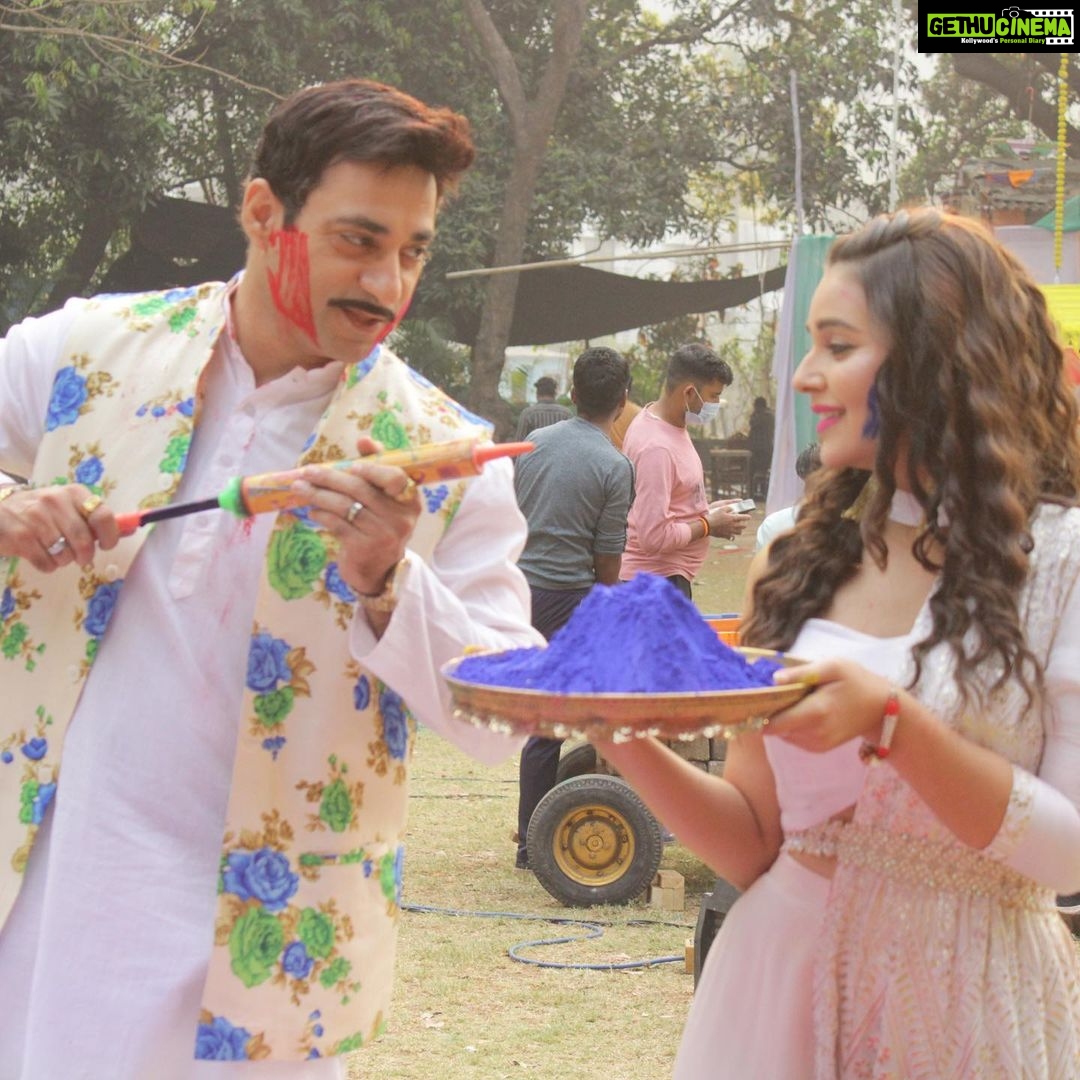 Mansi Srivastava Instagram - Holi kal hai !!! Ok !! Bas confusion cleared now 😅😂 Dont miss the interesting holi episodes of #saavikisavaari only on @colorstv 6.30pm everyyyyyydayyyyyyyyyyyyyy!!!!! Pics by @photofutonia Styled by @shitalpatelsp