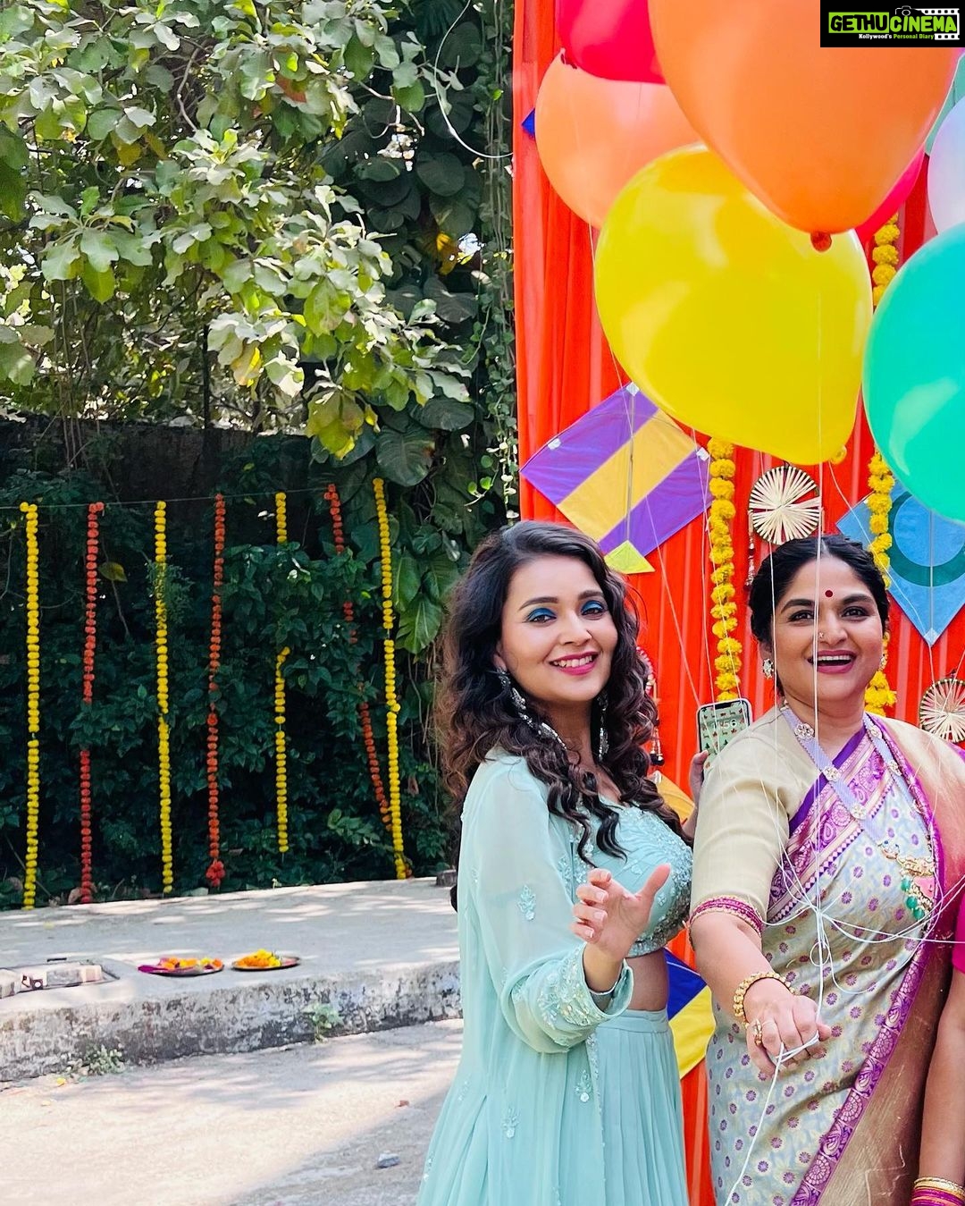Mansi Srivastava Instagram - हैप्पी बर्थडे to this charming and full of life lady @indirakrishna101 who is always curious and chirping on her own terms . So much to learn from u ❤️ Wish u a great bday mon cherie 🥂 💕