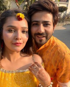 Mansi Srivastava Instagram - बहन की हल्दी 🌻

Outfit by @sonia_verma_fashionista 
Pr by @publiquedom