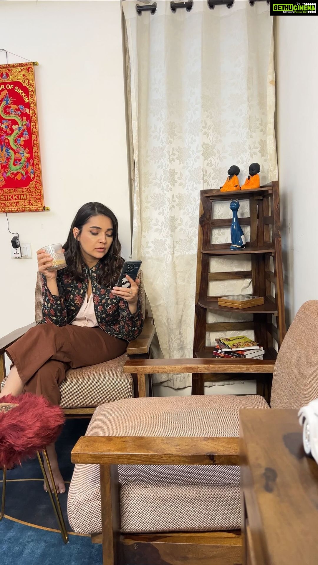 Mansi Srivastava Instagram - Best start to this year was getting this durable furniture on reasonable rental rates by @cityfurnish πͺπποΈποΈ #cityfurnish #cityfurnishreview #furniture #furnitureonrent #mumbai #rent #rentalfurniture #appliancesonrent #cityupdates #bestrentalfurniture #furnitureindia #rentalsofa #rentalalmirah #rental