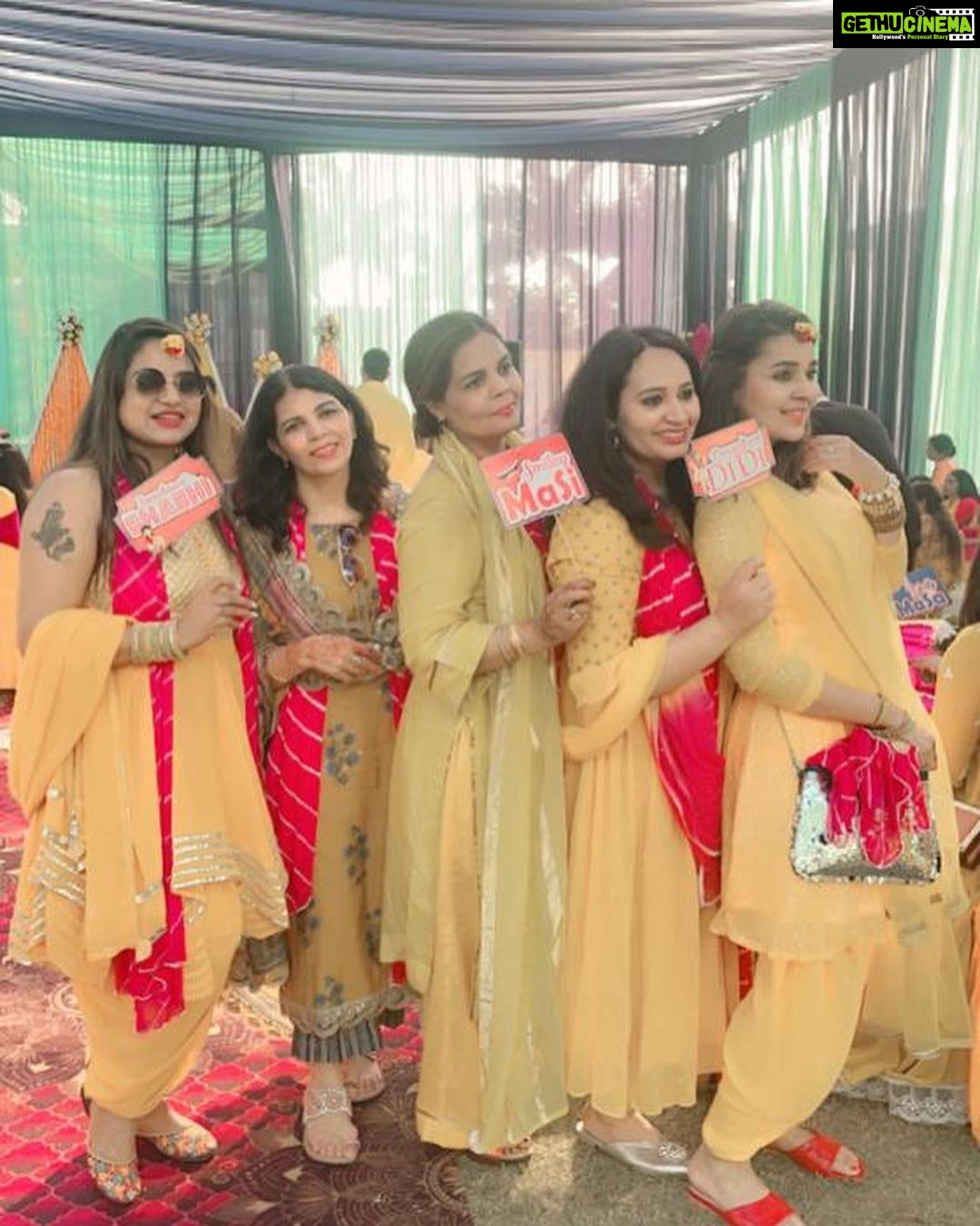Mansi Srivastava - 50.3K Likes - Most Liked Instagram Photos