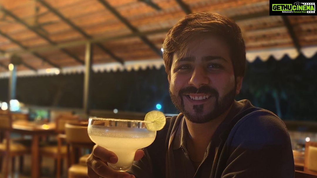 Mansi Srivastava Instagram - First #anniversarynight π€ The food , the music , the wine π· everything was perfect with this perfect man @kapiltejwaniofficial Canβt believe its been an year already Of Sharing all kinds of emotions and love i can offer π Location @thevillagebistrogoa When in #goa do not miss to visit this beautiful place for some mouth watering food π₯ and top notch hospitality π₯