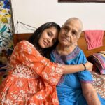 Mansi Srivastava Instagram - दादी-पोती ❤️😇 👗 @zarkash_chikan