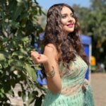 Mansi Srivastava Instagram - Freshly brewed in sun for some PICS for the gram ☀️🌞🌤🕶🕶🥲😛🤓 Styled by @shitalpatelsp ❤️❤️ 📸 @snehadchauhan1702 💖💖