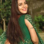 Mansi Srivastava Instagram - Camouflaged 🍀💚🔫 #DD Styled by : @shitalpatelsp 💚🍀 Pics courtesy @gyan_750630