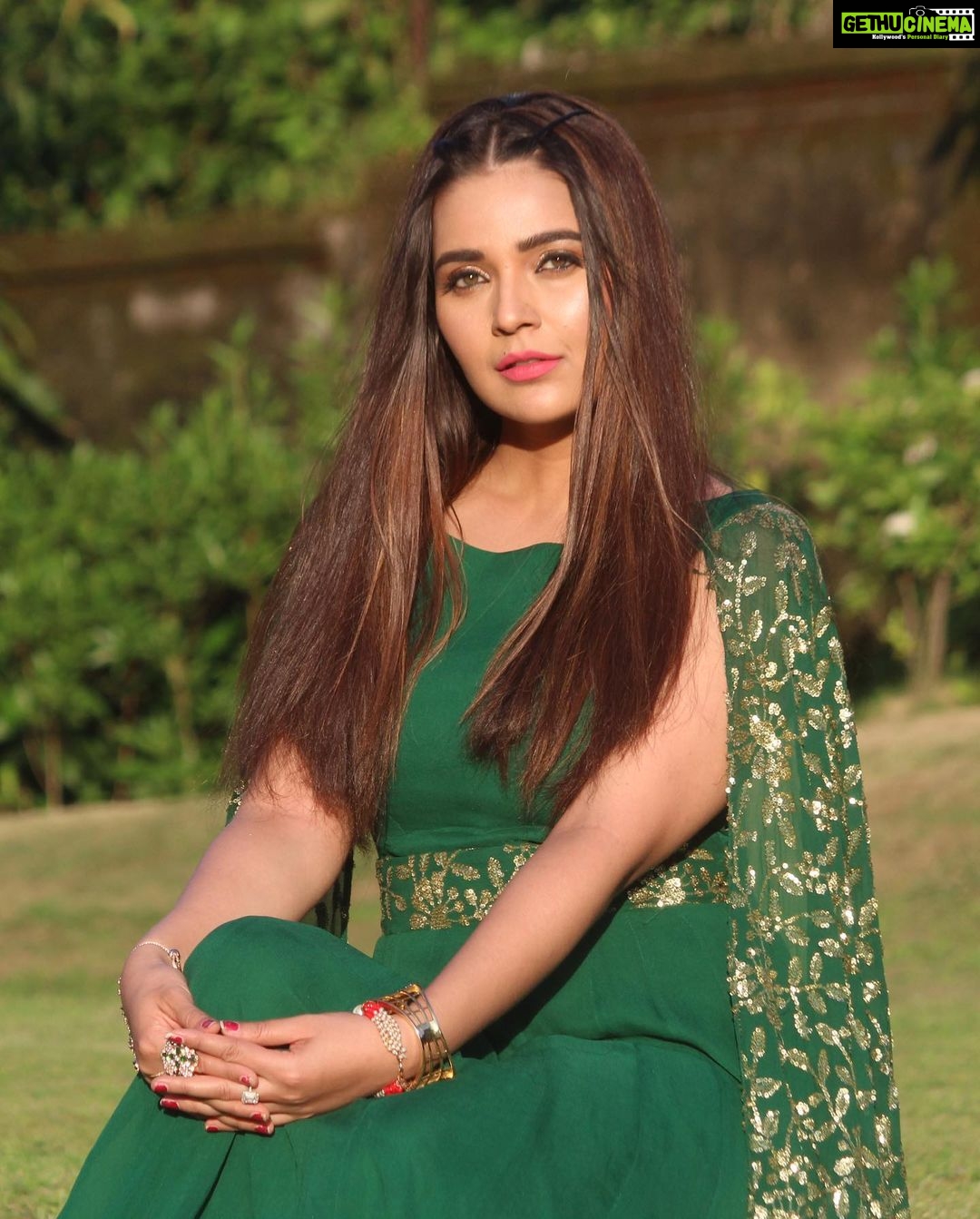 Mansi Srivastava - 26.5K Likes - Most Liked Instagram Photos
